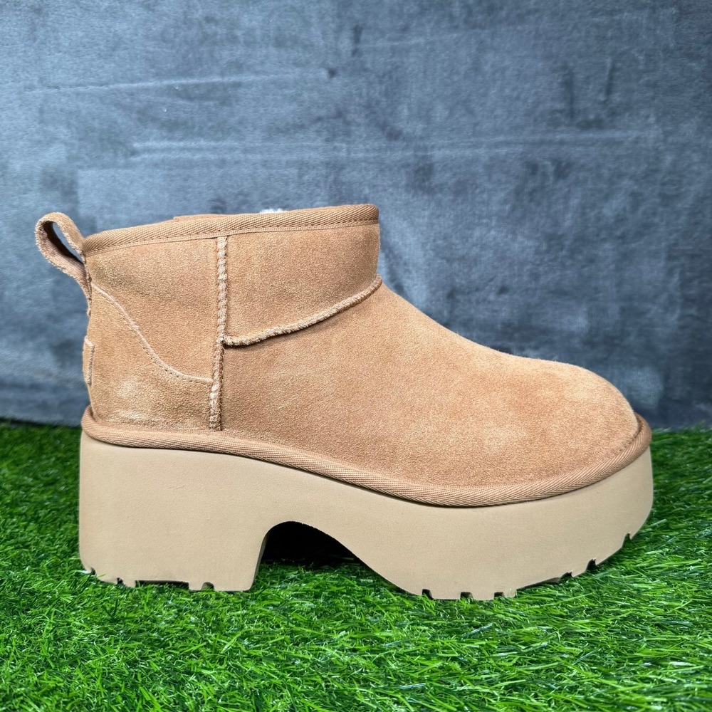 UGG Classic Ultra Mini Platform Boots Womens Size 9 Chestnut Suede